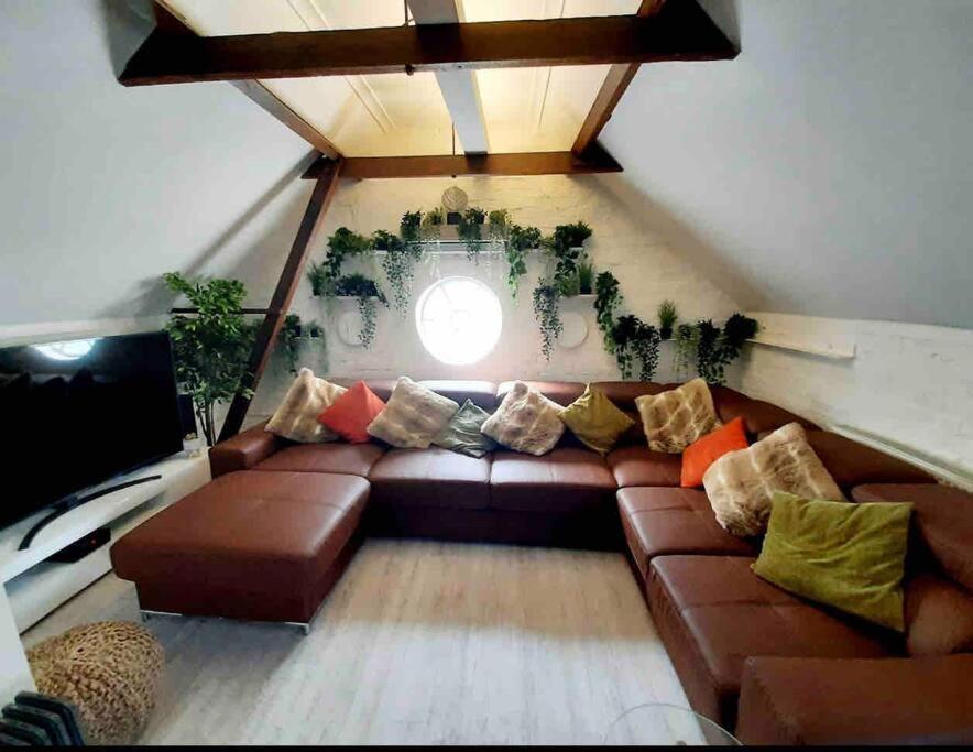 Lovely 1-Bedroom Serviced Apartment In Deal, Kent Ngoại thất bức ảnh